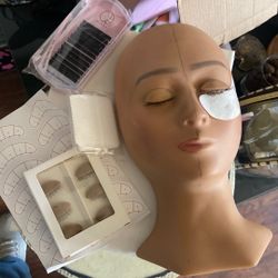 Lashes Supplies And Mannequin 