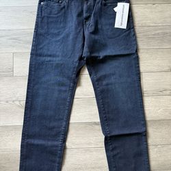 NEW-Men’s Amazon Essentials Straight Jeans 36x32