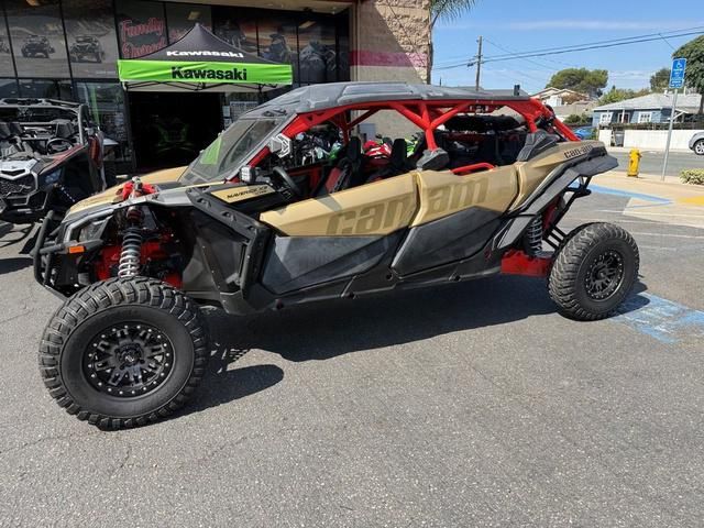 2017 Can-Am™ Maverick X3 Max X Rs Turbo R Gold & Can-Am Red