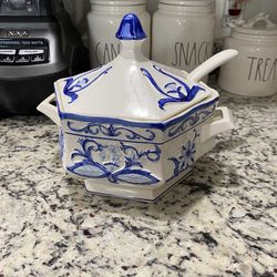 Vintage, Blue and White, Soup Tureen, Table Serving Pot, Four Piece set with plate and serving spoon, Decorated with Blue Floral pattern