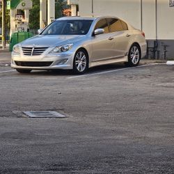 2012 Hyundai Genesis Sedan 3.8L Silver 115k Miles With 333 Horsepower V6
