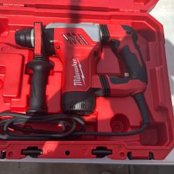 Milwaukee 1-1/8” SDS PLUS ROTARY HAMMER 