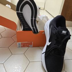 Nike Air Zoom Size 6