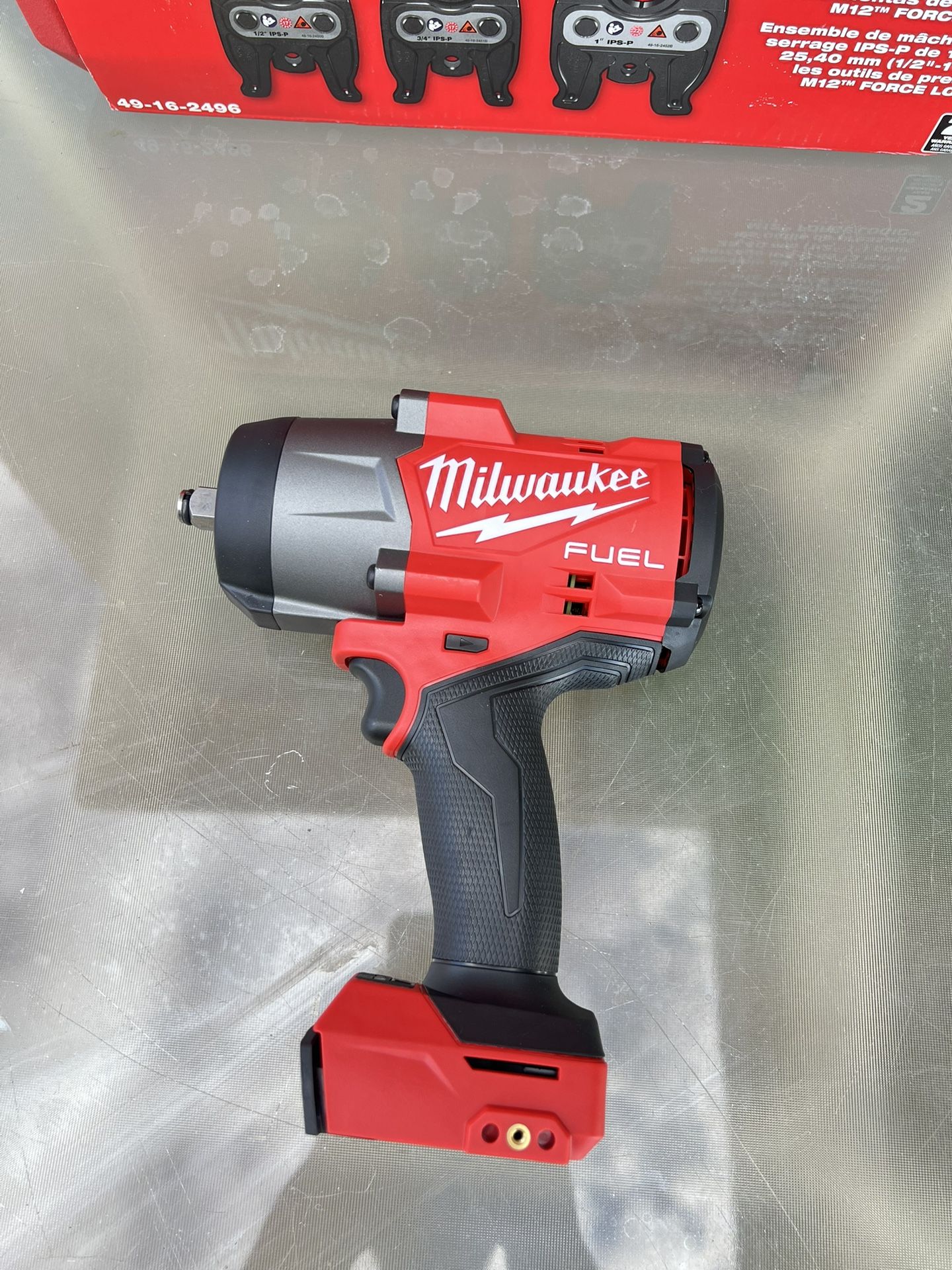 Milwaukee M18 Fuel 1/2 in. High Torque Square Ring Impact Wrench TOOL ONLY