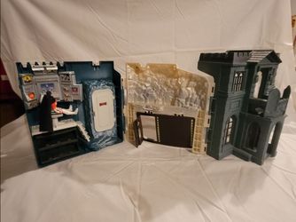 Vintage 1995 Kenner Wayne Manor Batcave playset