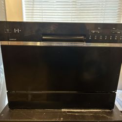 EdgeStar 21-5/8 Wide 6 Place Setting Countertop Dishwasher - Black