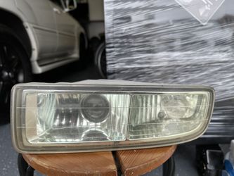 Lexus LX470 OEM Fog Lights