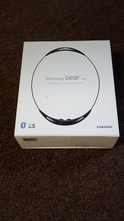 Samsung new ear phones.i took the charger out to use.