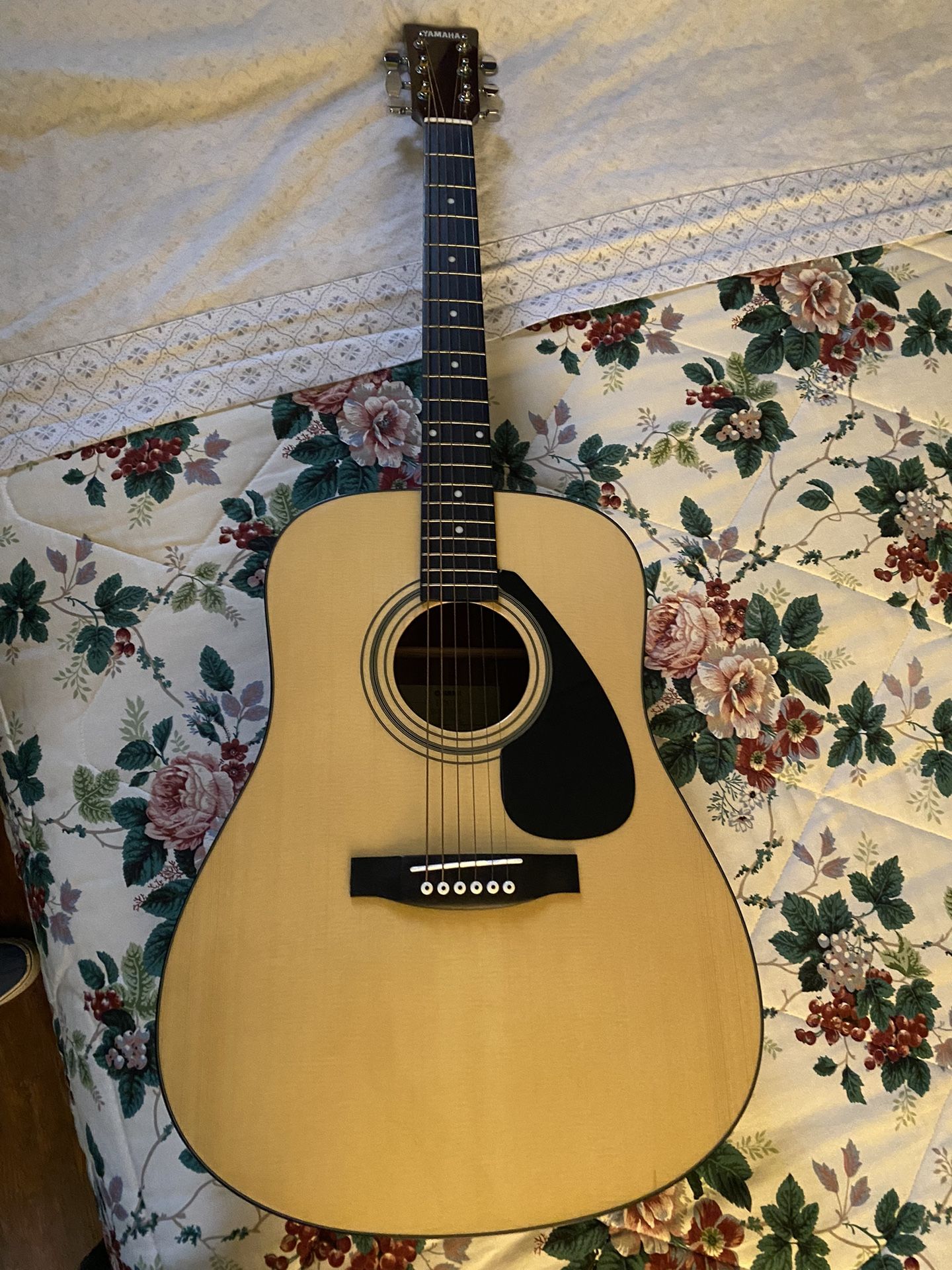 Yamaha Guitar