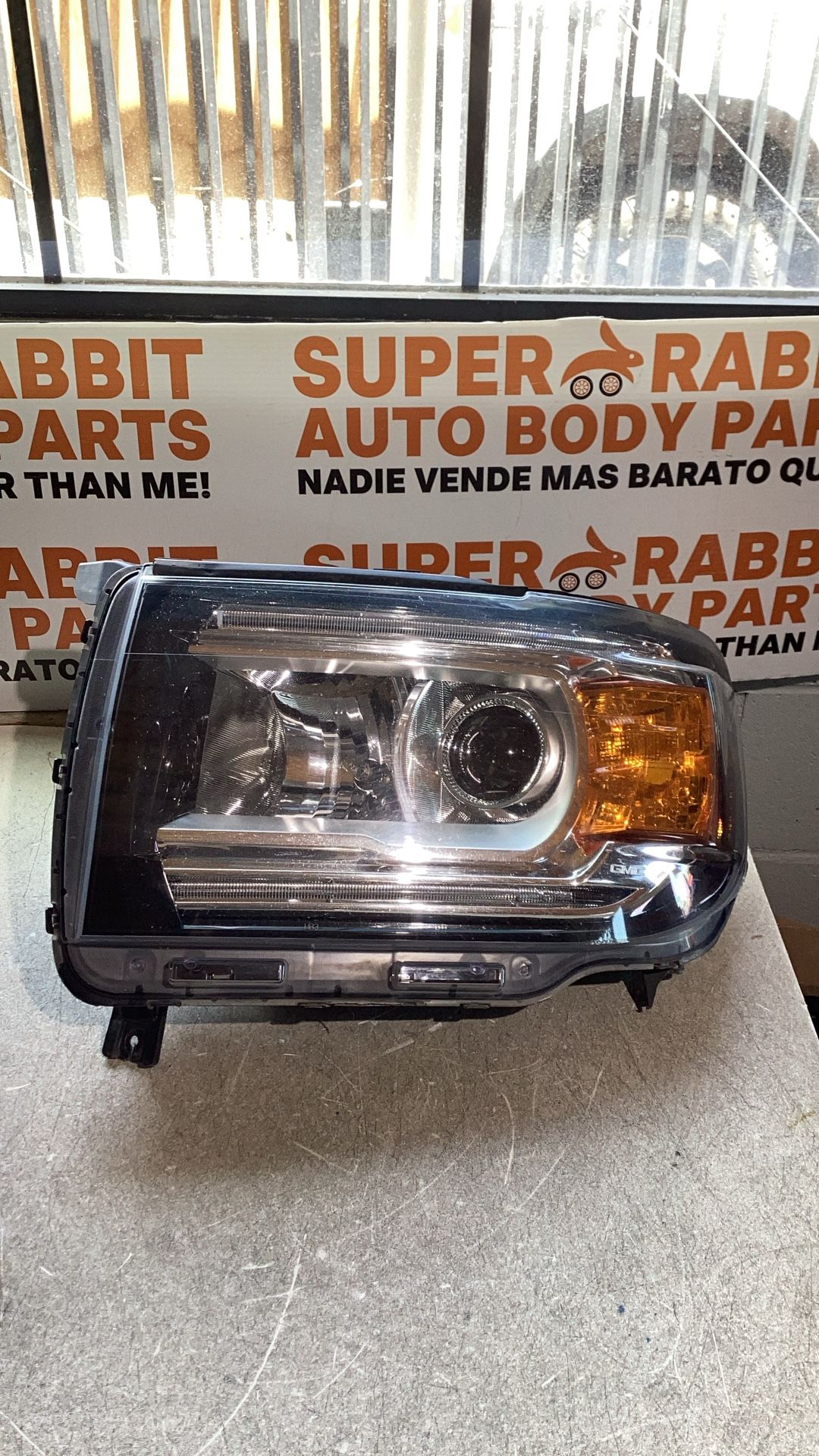 2015 GMC Canyon Driver Headlight Halogen LED Original 2022