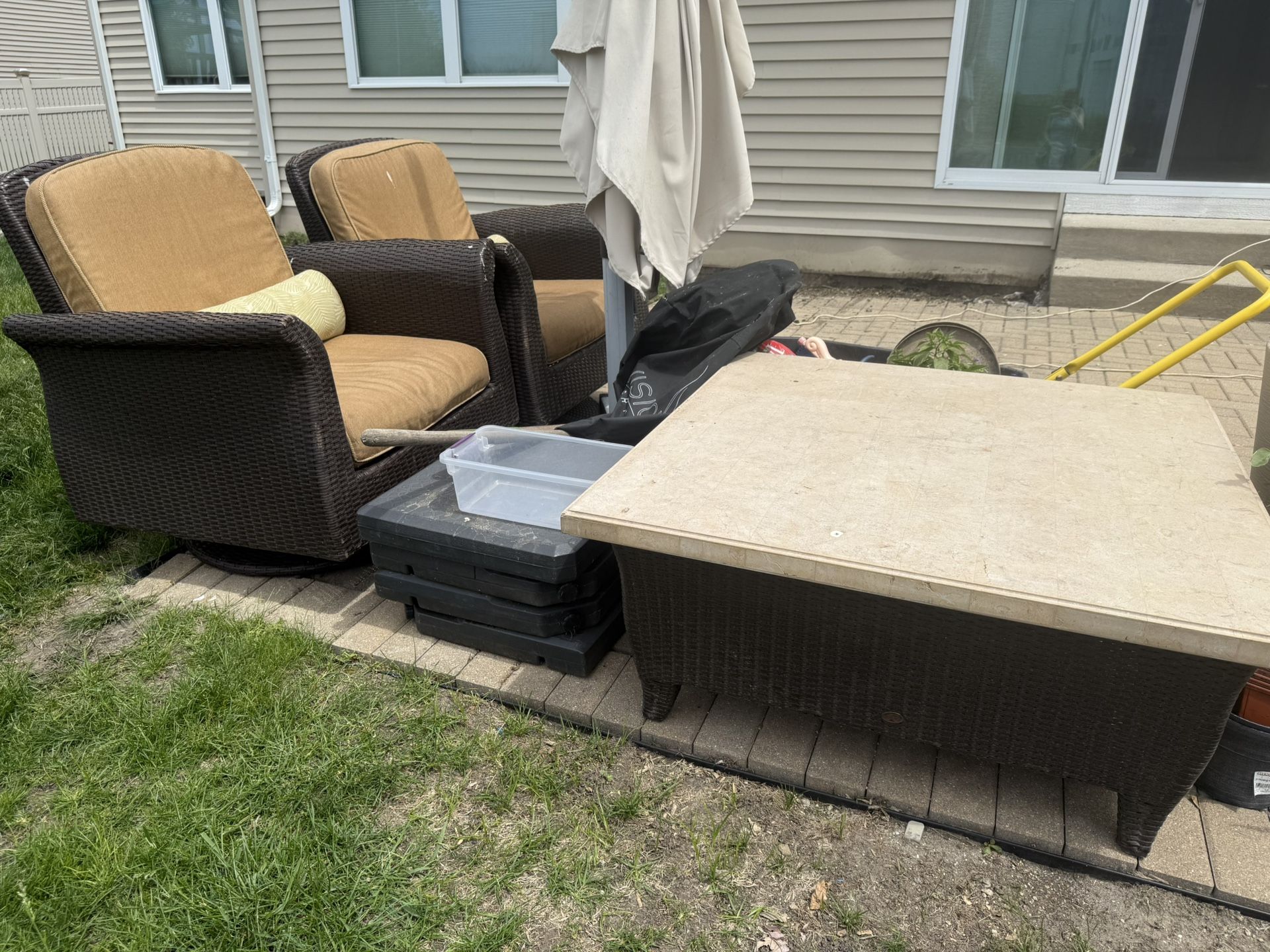 Patio Deep Lounge 5pc Set (Hampton bay ) $350 OBO