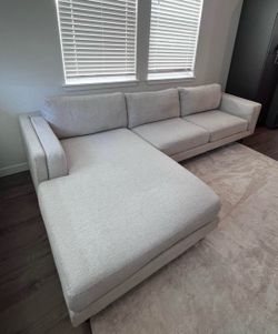 Sectional Couch Sofa Chaise - like new! Delivery!