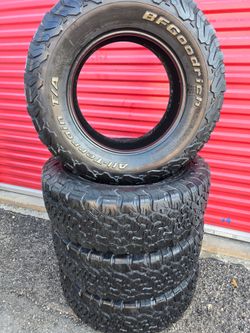 Set tires 265 70 17  bf parts