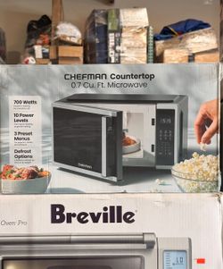 Chefman Countertop 0.7 Cu. Ft. Microwave Brand New In Box