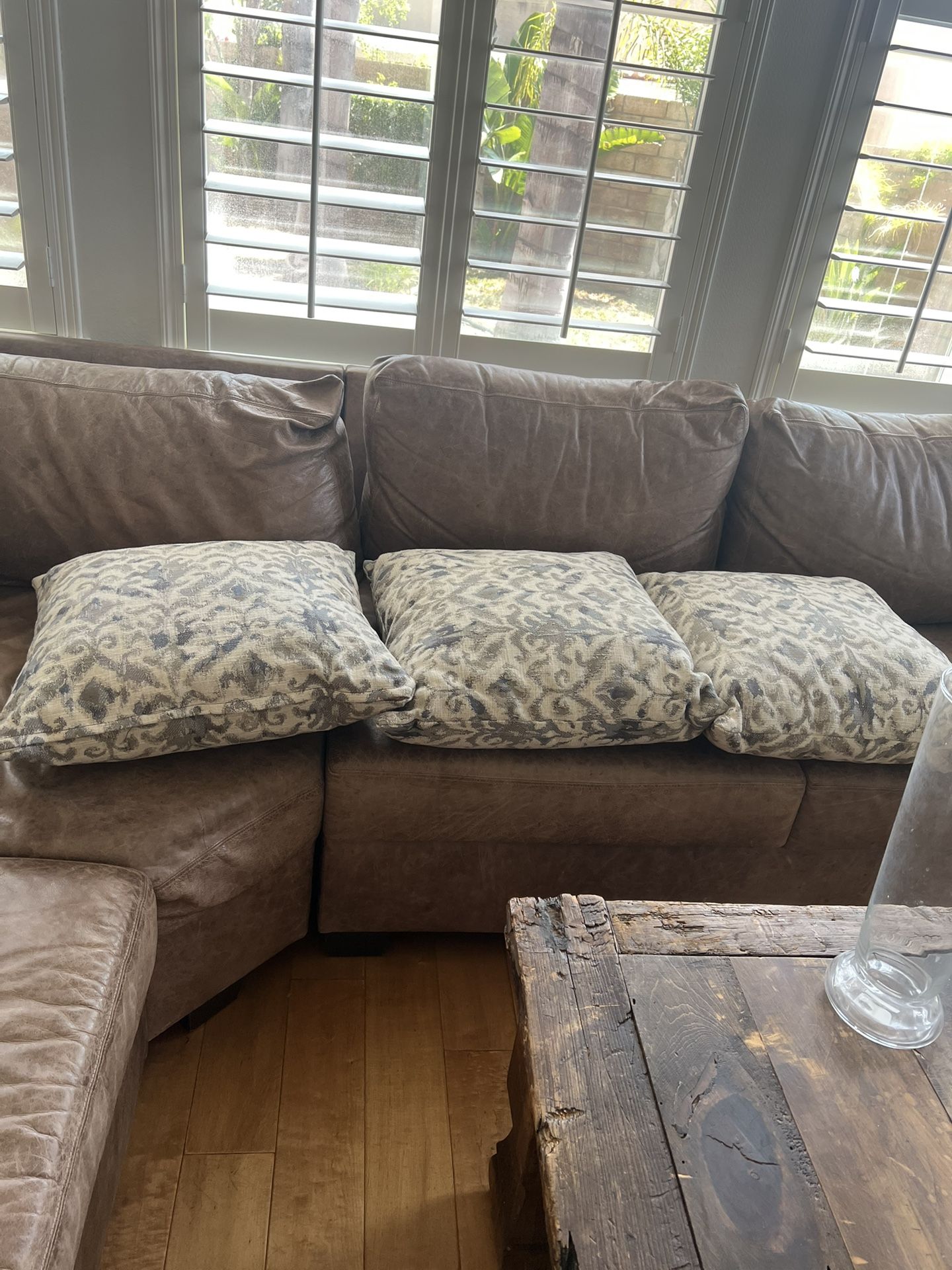 3 Throw Pillows Excellent Condition 