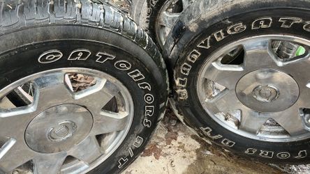 Cadillac Escalade factory wheels