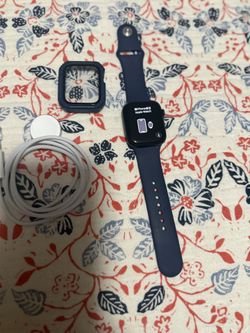 Apple watch serie 9 in like new condition LTE . 45 MM