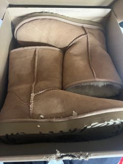 UGG Classic Short Boots Chestnut Women size 9.