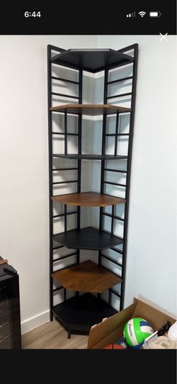 Corner shelf