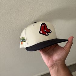 Fitted hat