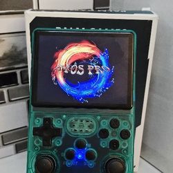 Brand New R40S Pro Retro Handheld Game Console