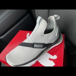 Women Puma $70 Size 7