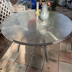 Patio Table/ Outdoor Patio Round Table / Patio Furniture 