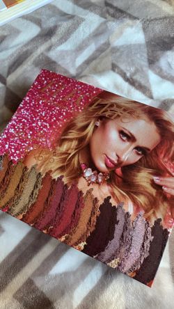Paris Hilton make up pallet