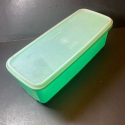 Tupperware Bread/Celery/Vegetable Keeper