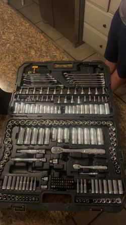 LARGE DeWALT Socket Set
