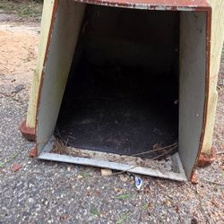 Free Dog House