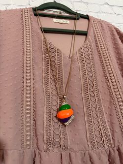 Betsey Johnson shell pendant necklace