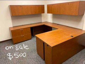 U-SHAPED EXECUTIVE DESK WITH 2 OVERHEADS