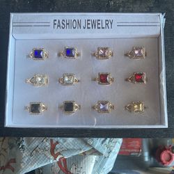 Tray Of 12 Rings Jewelry