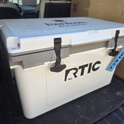 Rtic 32 Quart Ultra-Light Cooler