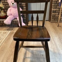 Solid Wood Chair, Great Condition. PICK UP FOR TODAY