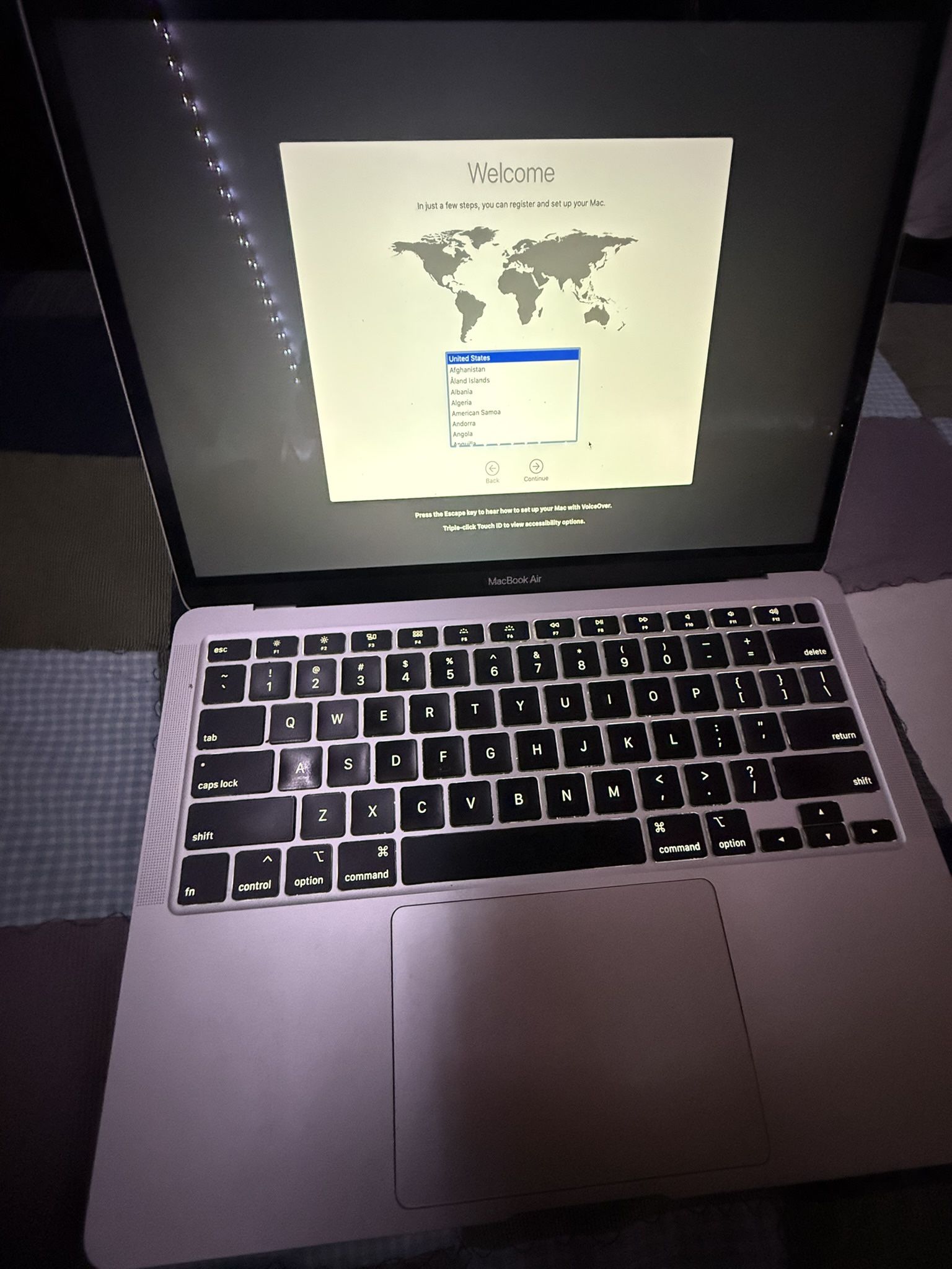 Apple MacBook Air 13.3-inch Core i3 1.1GHz 8GB RAM 256GB SSD Storage 2020 (Silver)