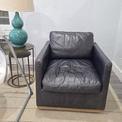 Modern Black Leather Club Chair / Lounge Chair