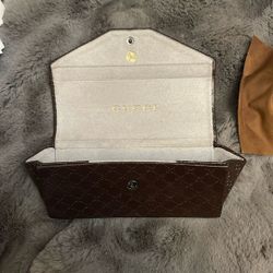 Gucci Sunglass Case With Towel