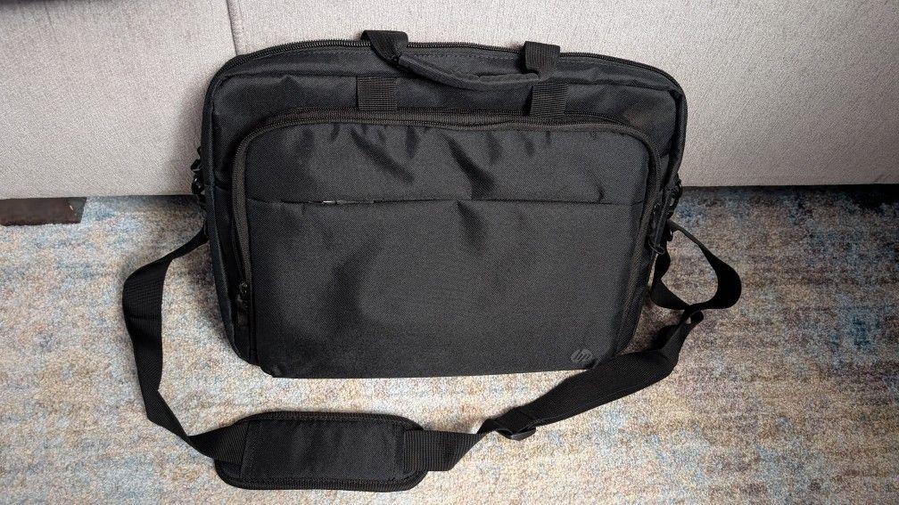 HP Renew Business 15.6" Laptop Bag – New