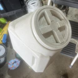 Pet Food Container W/scoop