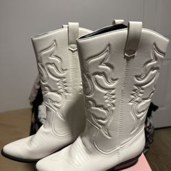 White Cowboy Boots  Size 8 1/2