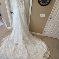 Beautifully Beaded Alfred Angelo Wedding Dress