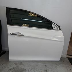 Hyundai Sonata 11-14  Passenger Side Front Door RH White