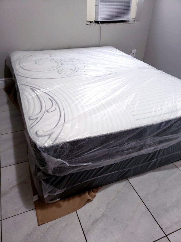 NEW QUEEN MATTRESS. Bed frame is not available. Take it home the same day 👍