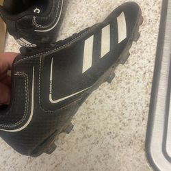 Baseball cleats