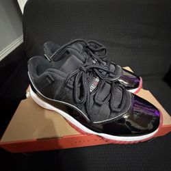 Jordan 11 Low Bred 