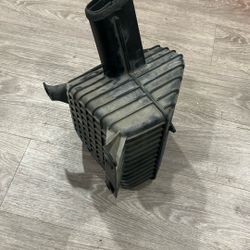 2012 Ford Fusion Engine Air Intake Resonator / OEM Ford Fusion 2010-2012 Parts