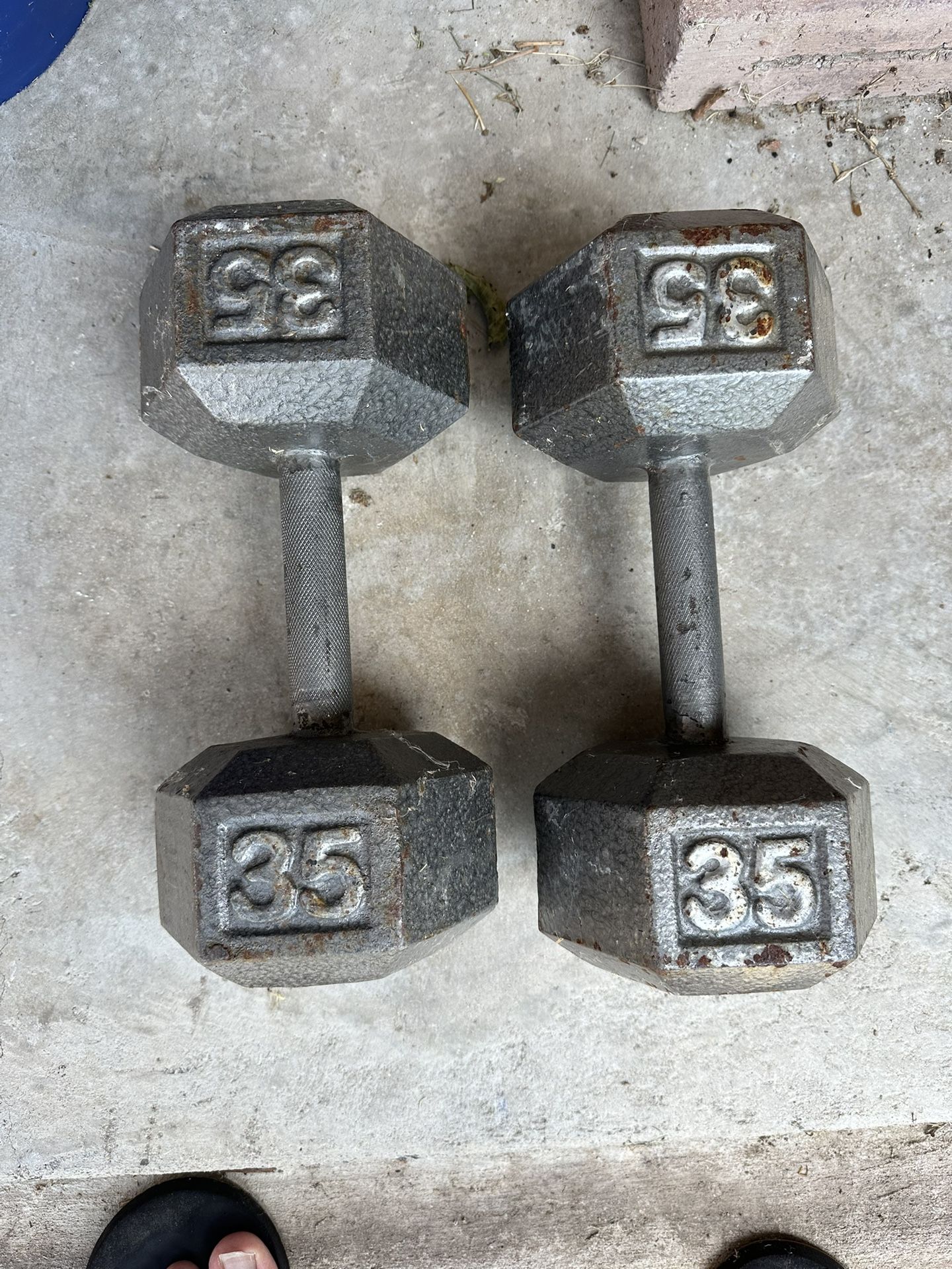 35 Lb Dumbbells Weight set