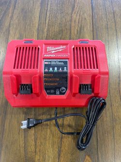 Milwaukee M18 18-Volt Lithium-Ion Dual Bay Rapid Battery Charger